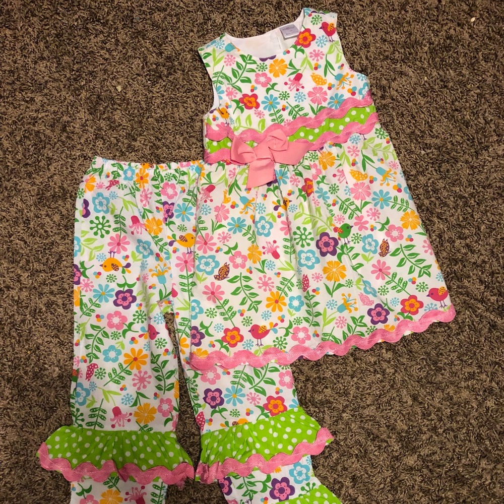 Floral Ruffle Outfit